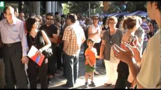 Flash Mob Òpera a lOutlet al Carrer dIgualada 12 [upl. by Curcio]