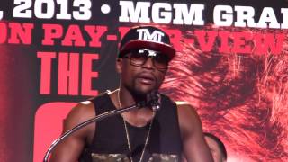 Floyd Mayweather Disrespects Oscar De La Hoya at LA Press Conference [upl. by Akinnor]