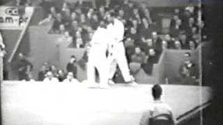 Judo 1961 Paris Ryszard Zeiniawa POL  George Harris USA open [upl. by Tonjes]