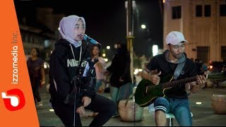 Dhyo Haw  Ada Aku Disini Live Cover KM 0 Jogja by Ziee feat Tofan [upl. by Vyky744]