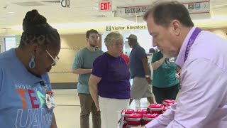 UAMS observes Overdose Awareness Week hands out naloxone kits [upl. by Hgielac425]