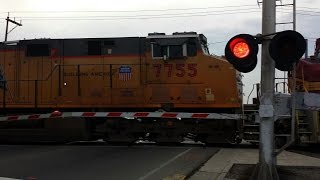 BNSF 5652 Manifest With Union Pacific Passing Meadowview Road Railroad Crossing Nice Lashup [upl. by Tildi]