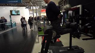 Michael Gundill teste un GluteHam Raise avec plateau réglable [upl. by Nevs]