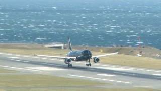 Extreme Airliner Landings At Wellington Long Version [upl. by Aym]