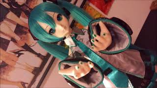 VOLKS Dollfie Dream Hatsune Miku 初音ミク [upl. by Ojahtnamas]