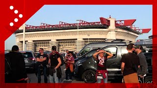 MilanRoma arrivo tifosi giallorossi allo stadio Meazza per il derby italiano di Europa League [upl. by Anelim]