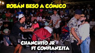 ROBAN BESO A CÓMICO  Chanchito Jr Ft Confianzita  Cómicos Ambulantes [upl. by Olenolin707]