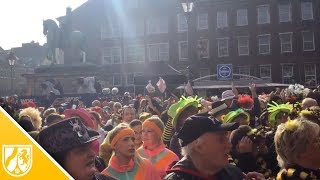 Karneval in Düsseldorf gestartet So feiern die Jecke Altweiber [upl. by Yroffej]