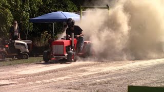 Modified 850lb tractors in Ripleys dust bowl pull [upl. by Nivre]