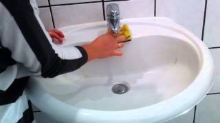 Tutorial Waschbecken putzen Badgarnitur putzen Armaturen reinigen Wachbecken reinigen [upl. by Zolly30]