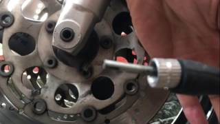 Replacing a speedo cable on a suzuki rf600r [upl. by Wickham]