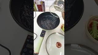 一体式电煮锅electric cooker可蒸煮煎炖SteamingBoiling frying and stewing​ [upl. by Graehme]