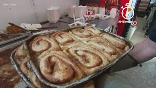 HTown60 Stubbys cinnamon rolls at RodeoHouston [upl. by Cyrill115]