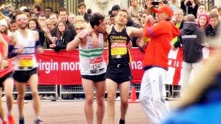 London Marathon runner helps struggling rival to finish [upl. by Gainer]