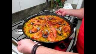 La Paella de mariscos [upl. by Hoeve140]