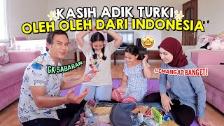 UNBOXING KOPER OLEH OLEH DARI INDONESIA BUAT ADIK TURKI [upl. by Aloibaf434]