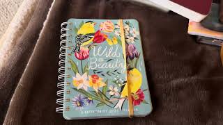 Flipthrough of the Katie Daisy planner 2024 🌸 [upl. by Reppart]