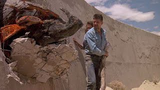 TREMORS Clip  quotVal amp Earlquot 1990 Kevin Bacon [upl. by Yenohtna]