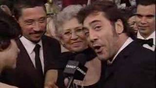 Oscar 2008 Canal con Javier Bardem en la alfombra roja [upl. by Roybn686]