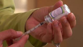 How To Prepare an Insulin Syringe to Inject a Diabetic Cat [upl. by Bik]