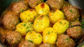 Polpette e patate al forno ideali per una cena in famiglia  SaporitoTV [upl. by Kathi698]