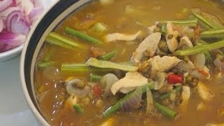 Paano magluto Ginisang Munggo Manok recipe  Chicken Pinoy Filipno Tagalog cooking [upl. by Neelcaj]