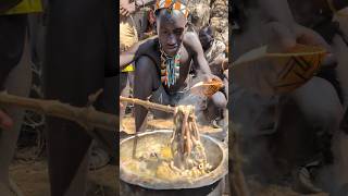 Hadzabe tribe chief preparing his favorite meal today 😋‼️😲hadzabetribe foodie food [upl. by Issy]