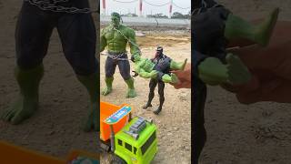 Spiderman saves Hulk and his father  Marvel Toys [upl. by Htebaile]