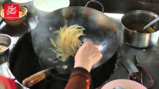 Bangkok Street Food  Thai Egg Noodles With Pork In Thick Tapioca Starch Gravy  Area Ekachai [upl. by Anawad208]