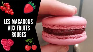 Macarons aux fruits rouges  Meringue Française [upl. by Nauquf955]