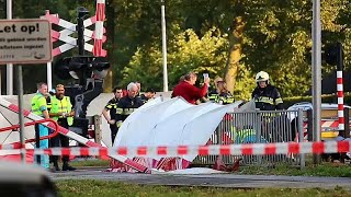 Unfall mit Zug und Lastenfahrrad 4 Kinder kommen ums Leben [upl. by Brittney]