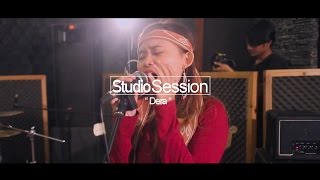 Nona Sepatu Kaca  DERA Live Studio Session [upl. by Joellyn122]