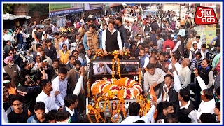 100 Shehar 100 Khabar Raj Babbar Road Show In Aligarh [upl. by Eddi]