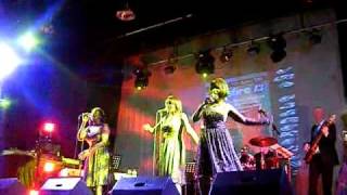 The Flirtations live at Le Beat Bespoke 5 [upl. by Arved]