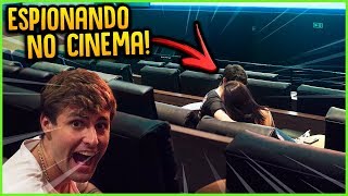 ESPIONEI OS CRUSHS NO CINEMA  ROLOU BEIJO   REZENDE EVIL [upl. by Ssitruc376]