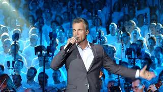 Le temps des cathédrales  Bruno Pelletier et les 2000 Choristes Notre Dame de Paris [upl. by Gnud]