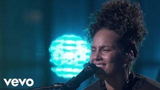 Alicia Keys  Fallin Live from Apple Music Festival London 2016 [upl. by Imiaj]