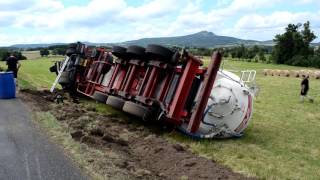 Un camion daliments couché au Mazet Saint Voy [upl. by Hanyaz]