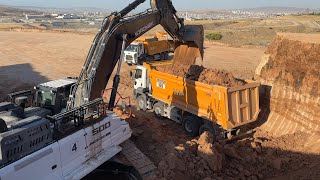 Hidromek Excavator Çift Yönlü Kamyon Yüklüyor [upl. by Aelat]