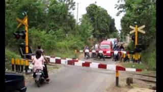 Banten Express entering Walantaka Station [upl. by Erdnassak]