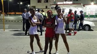 Joven Cubanos en la Noche  Cuban Youth at Night [upl. by Dorrej387]