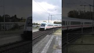 Br 101 schiebt ihren IC1 in den Bahnhof Itzehoe [upl. by Lartnom402]