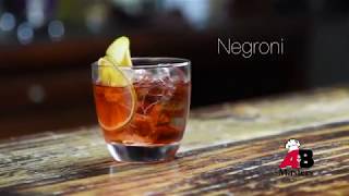 Cómo preparar un Negroni Cocktail [upl. by Anertac286]