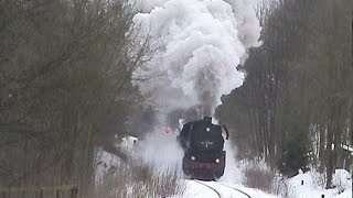 Güterzug im Schnee mit Dampflok 44 14868 [upl. by Orihakat]