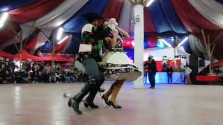 CUECA CHILENA TRADICIONAL Danzan Campeones nacionales 2019 Canal Cecil González [upl. by Lacsap]