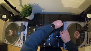 Quick Nu Disco Mix  Omnitronic TRM 402 with Traktor X1 Mk3 [upl. by Eidolem]