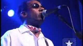 Jorge Ben Jor  quotOba lá vem elaquot  2004  Showlivrecom [upl. by Lleksah]