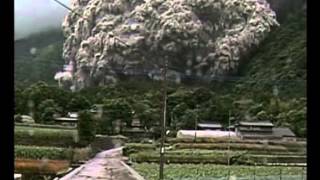 Eruption volcanique du mont Unzen au Japon 1991  un exemple de coulées pyroclastiques [upl. by Aivatra]