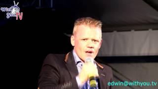 Zanger Frederic​  Hou me vast live Vosseslag feesten 2017 [upl. by Hankins474]