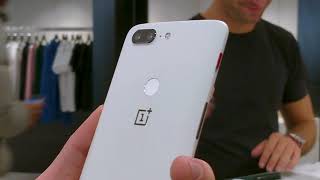 OnePlus 5T Sandstone White Limited Edition  Paris Popup Store [upl. by Hardunn]